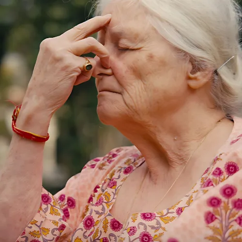 Yoga for Chronic Pain: Reconnecting with the Body Through Gentle Movement