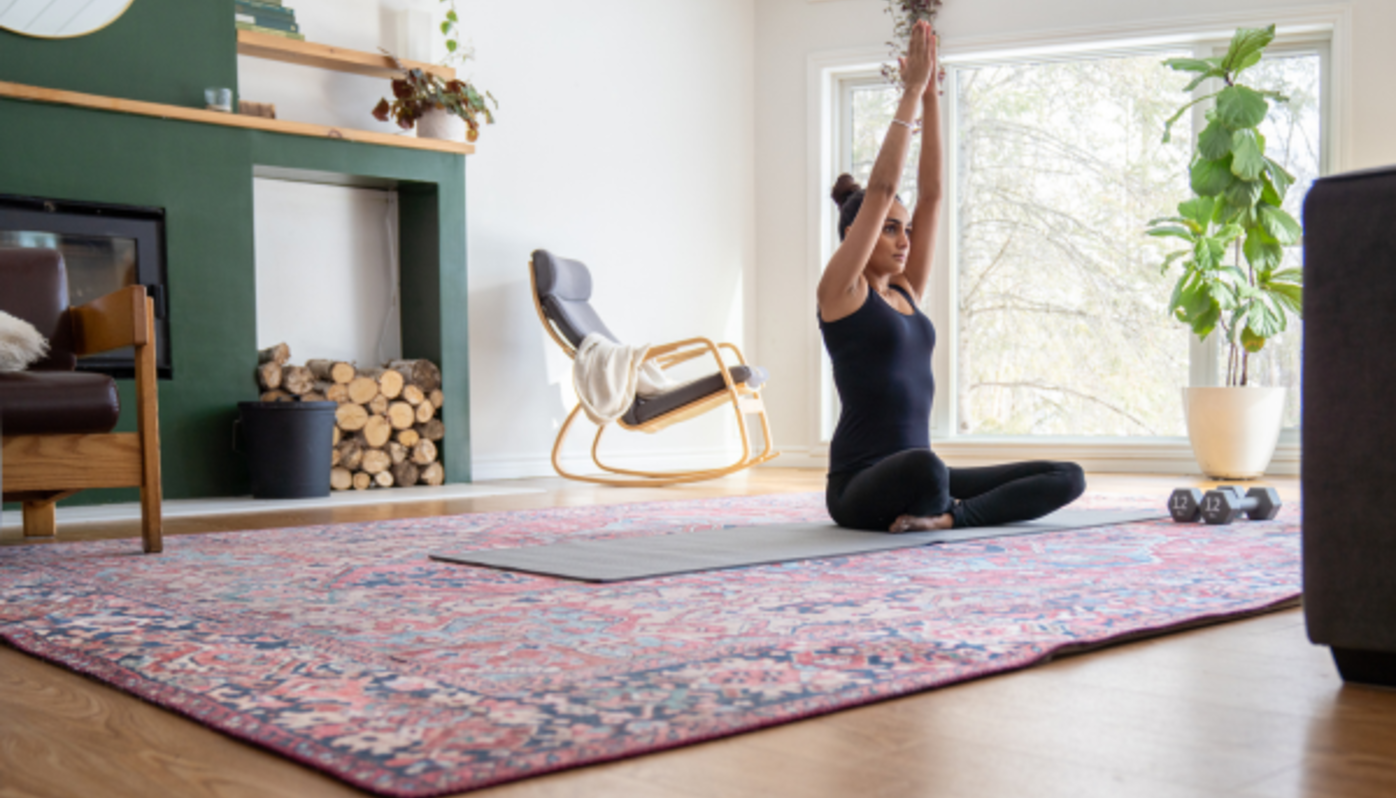 Online Yoga Subscription vs YouTube Yoga: Which is Better?