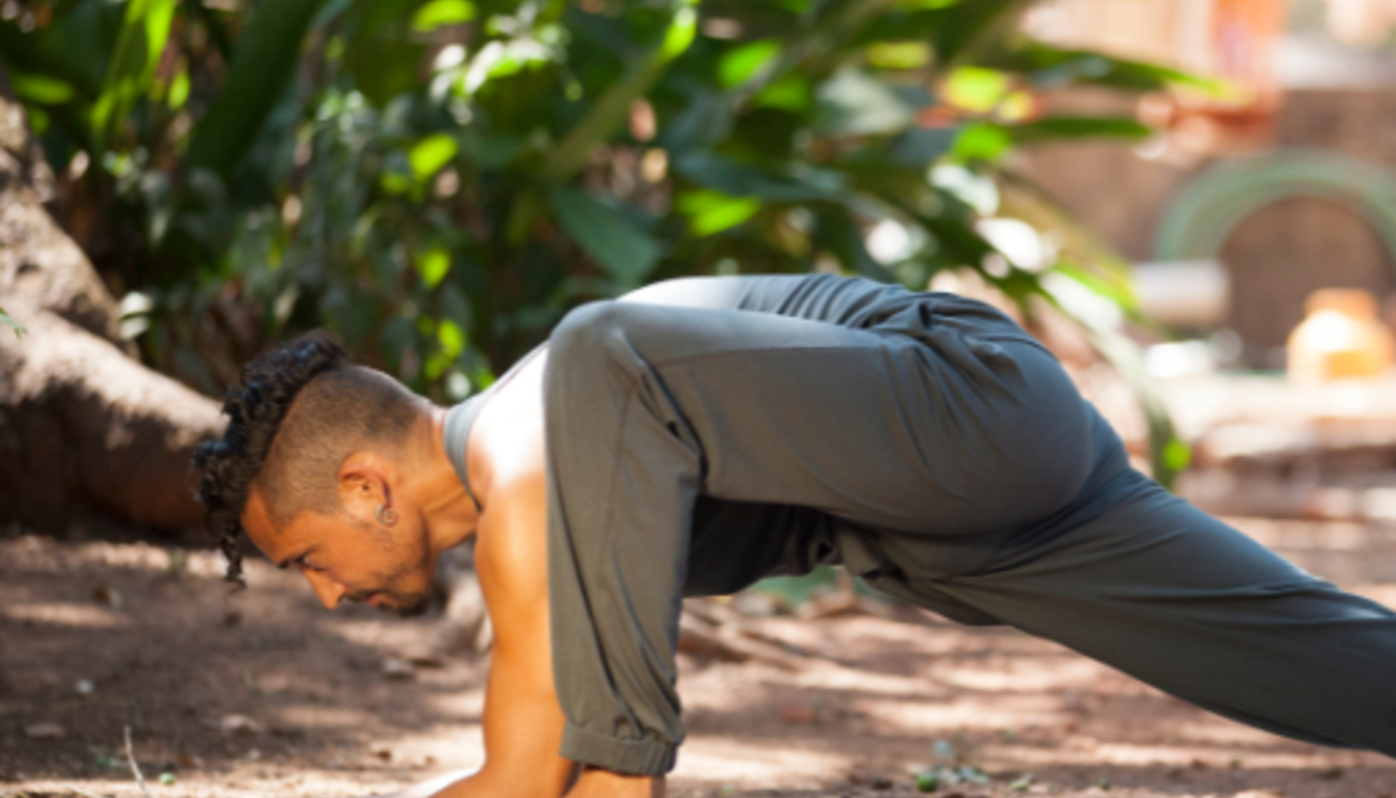 What is Vinyasa Yoga? Benefits & Beginner Guide